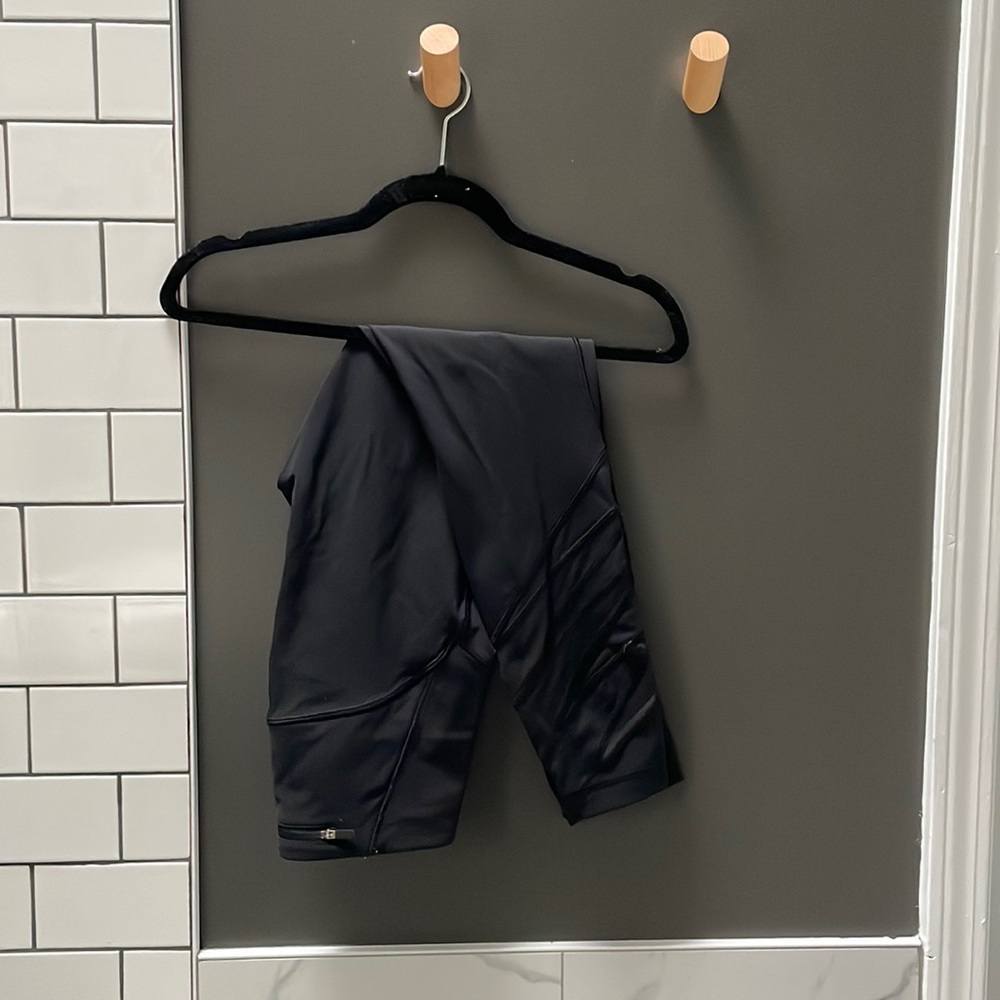 Lululemon high and tight size 4